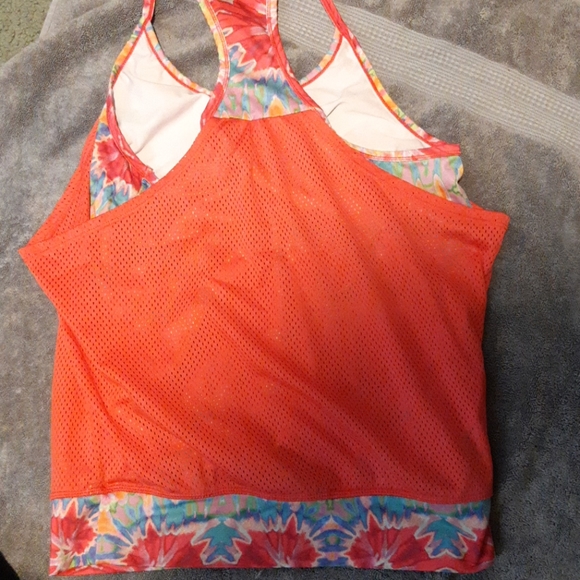 Tank and capris - Picture 2 of 4